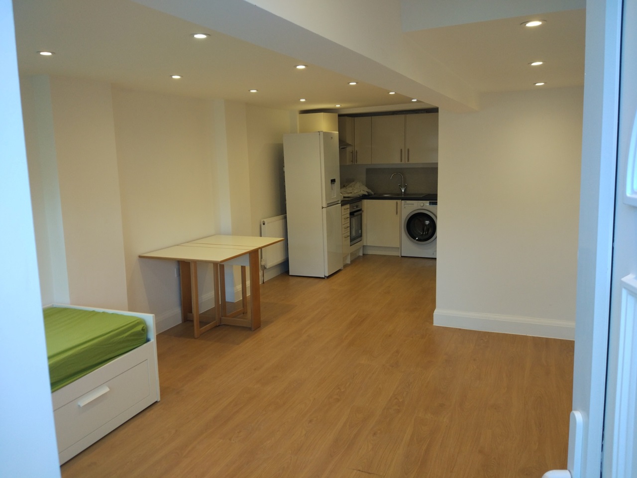 Harrow Studio Flat, Headstone Lane, HA2 To Rent Now for £950.00 p/m