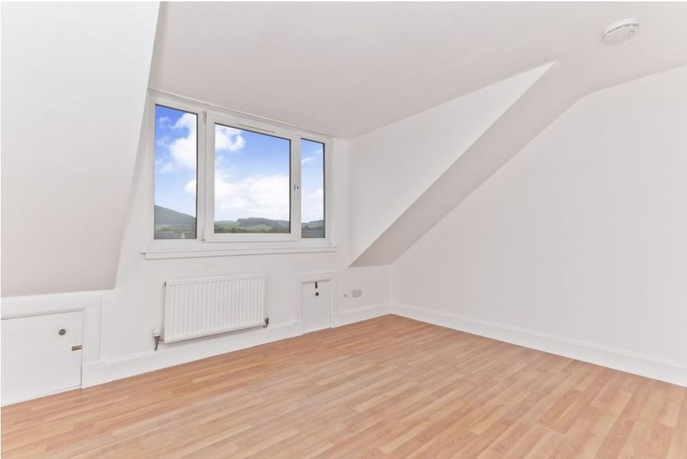 Innerleithen 3 Bed Flat, Miller Street, EH44 To Rent Now for £850.