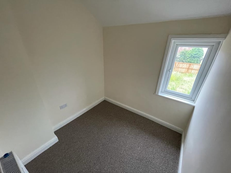 New Rossington, Doncaster 4 Bed Terraced House, Firth Crescent, DN11
