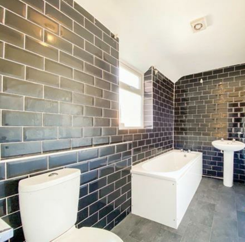 New Rossington, Doncaster 4 Bed Terraced House, Firth Crescent, DN11