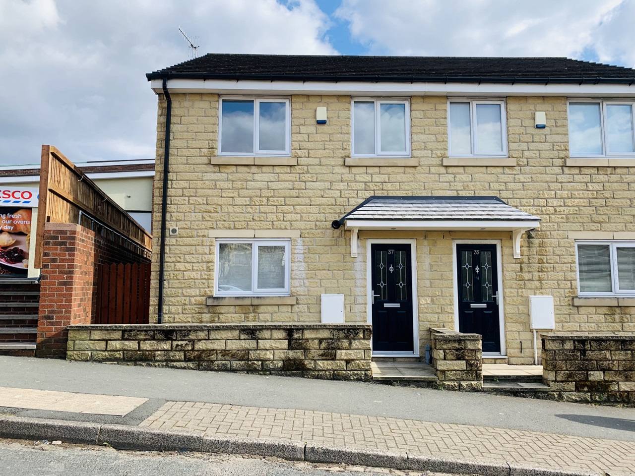 Burnley 3 Bed SemiDetached House, Rimington Avenue, BB10 To Rent