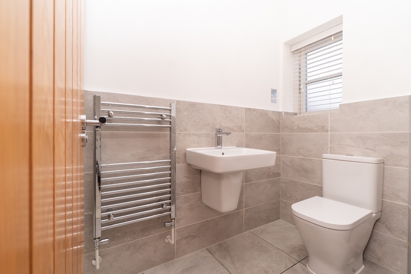 Almondsbury, Bristol 3 Bed Bungalow, Fernhill Court, BS32 To Rent Now for £2,200.00 p/m