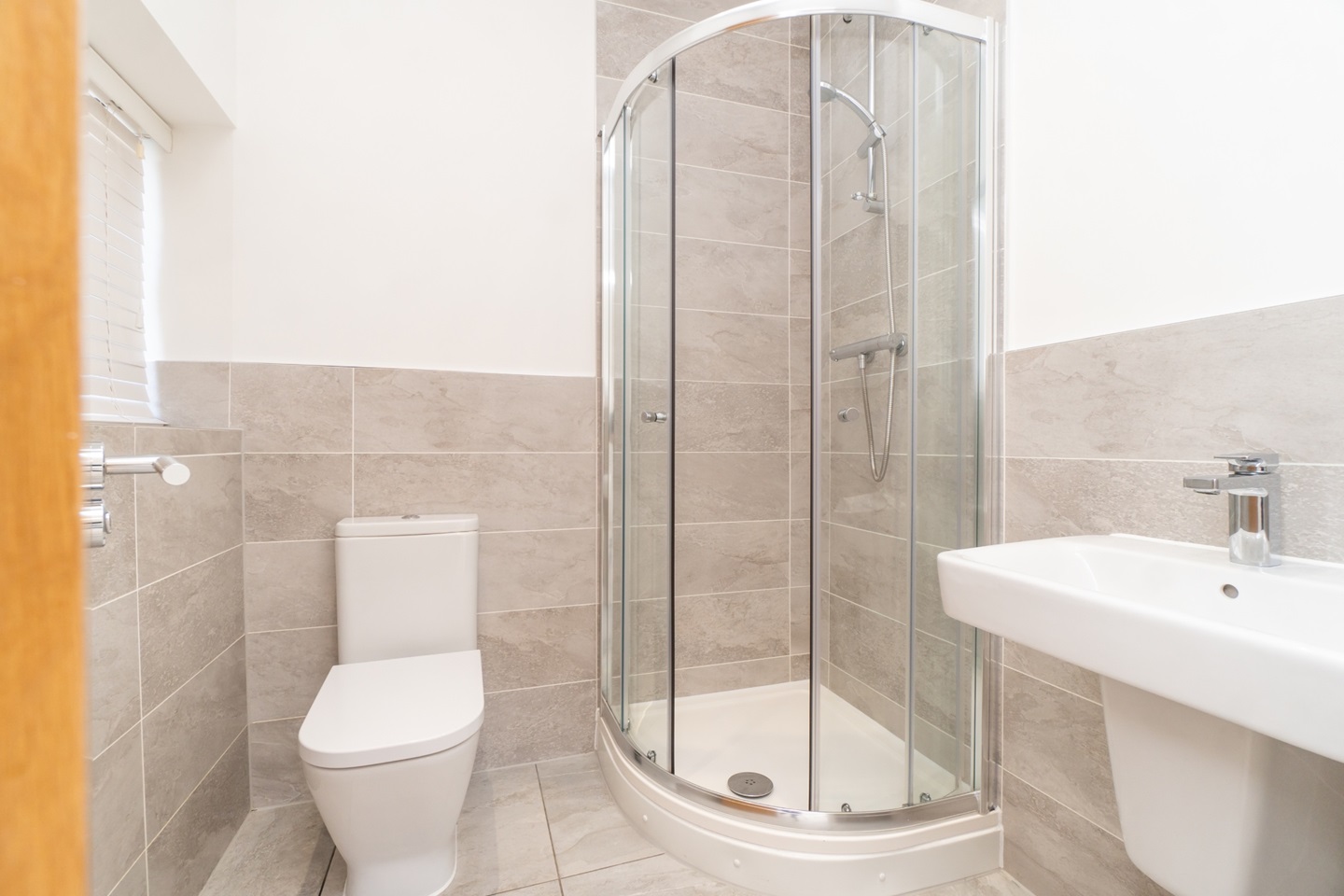 Almondsbury, Bristol 3 Bed Bungalow, Fernhill Court, BS32 To Rent