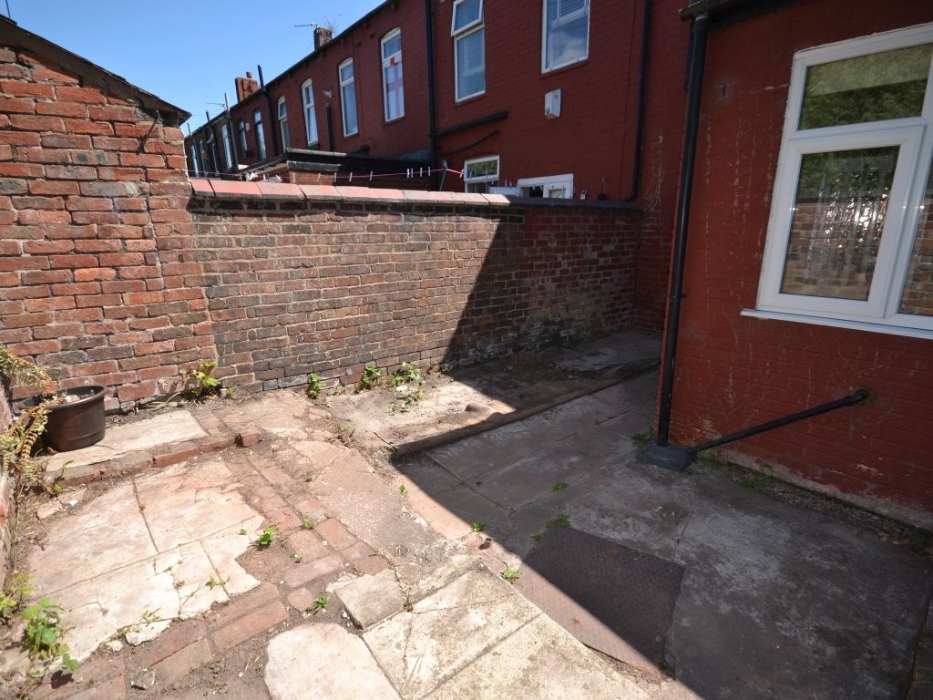 Tyldesley, Manchester 2 Bed Terraced House, Shakerley Road, M29 To