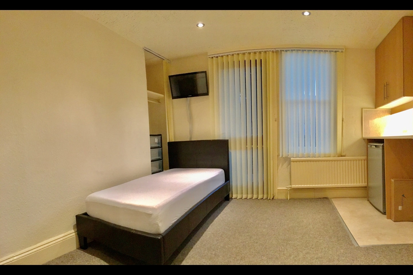 Harrogate Studio Flat, Strawberry Dale, HG1 To Rent Now for £519.00 p/m