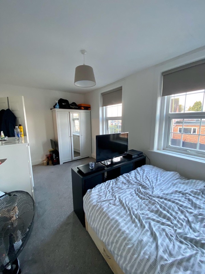 Chandler's Ford, Eastleigh 2 Bed Flat, Bournemouth Road, SO53 To Rent Now for £895.00 p/m