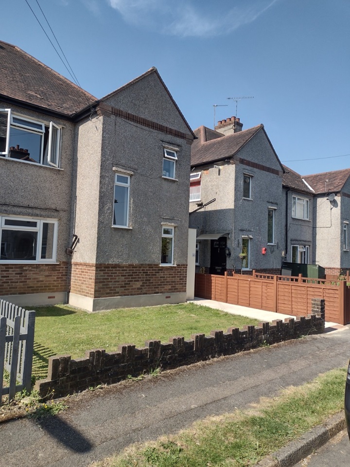 Warlingham 2 Bed Harrow Gardens, CR6 To Rent Now for £