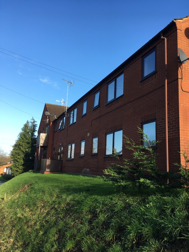 Droitwich 2 Bed Flat, Elizabeth Court, WR9 To Rent Now for £725.00 p/m