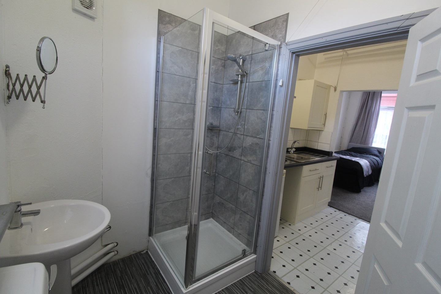 Widnes Studio Flat, Frederick Street, WA8 To Rent Now for £550.00 p/m