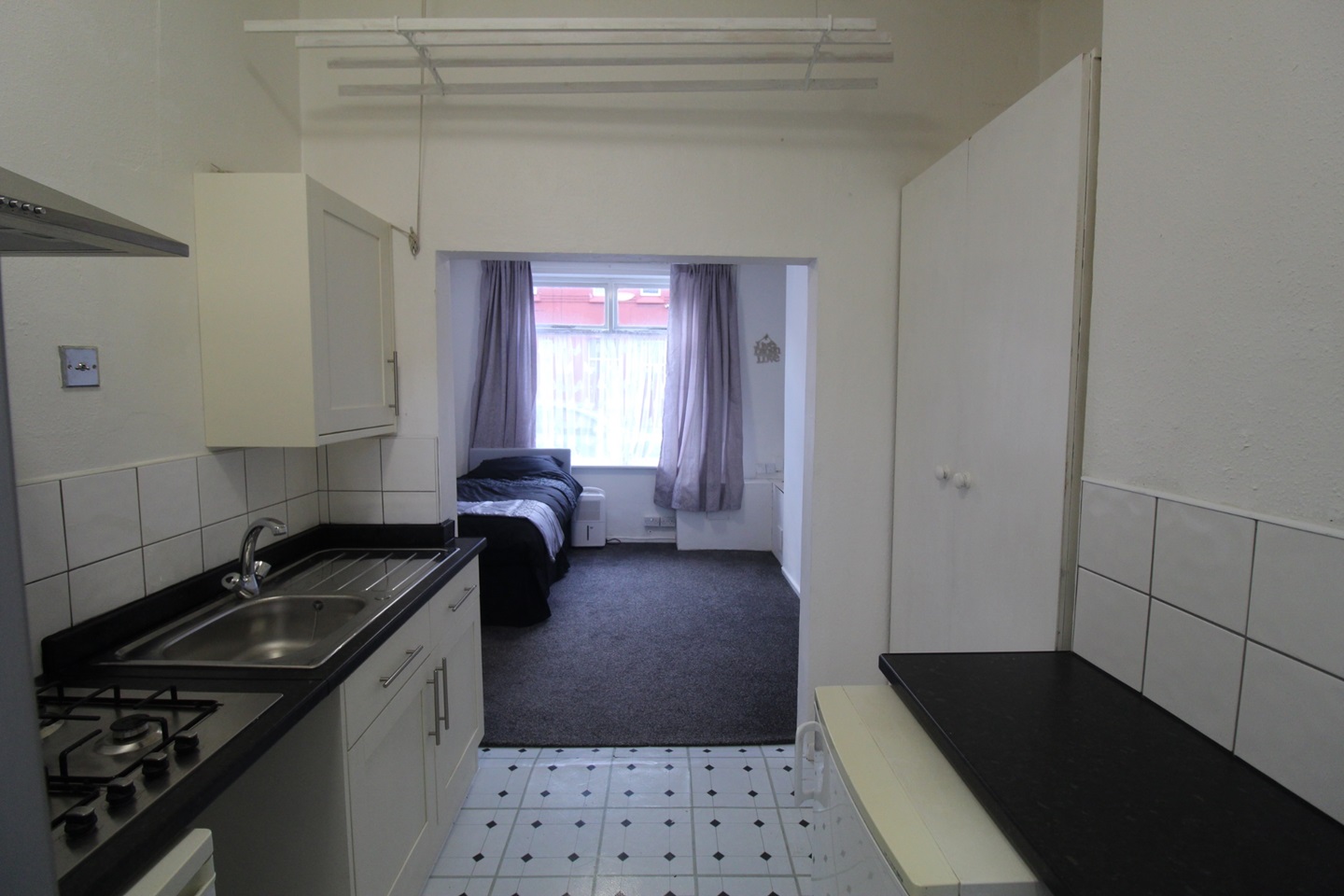Widnes Studio Flat, Frederick Street, WA8 To Rent Now for £550.00 p/m