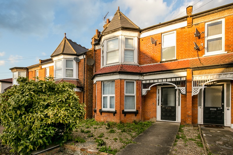 London Studio Flat, Lichfield Grove, N3 To Rent Now for £1,100.00 p/m