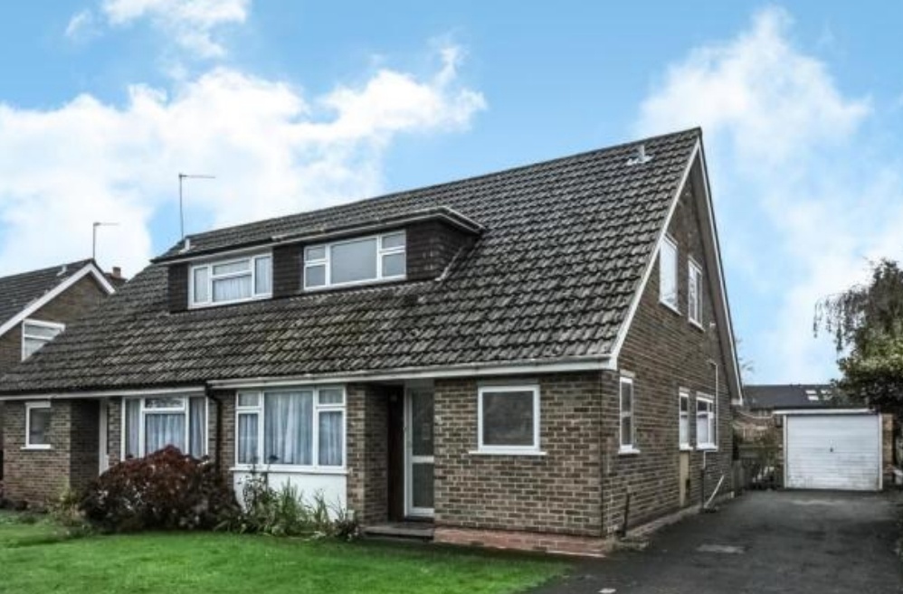 Theale, Reading 3 Bed SemiDetached House, Meadow Way, RG7 To Rent