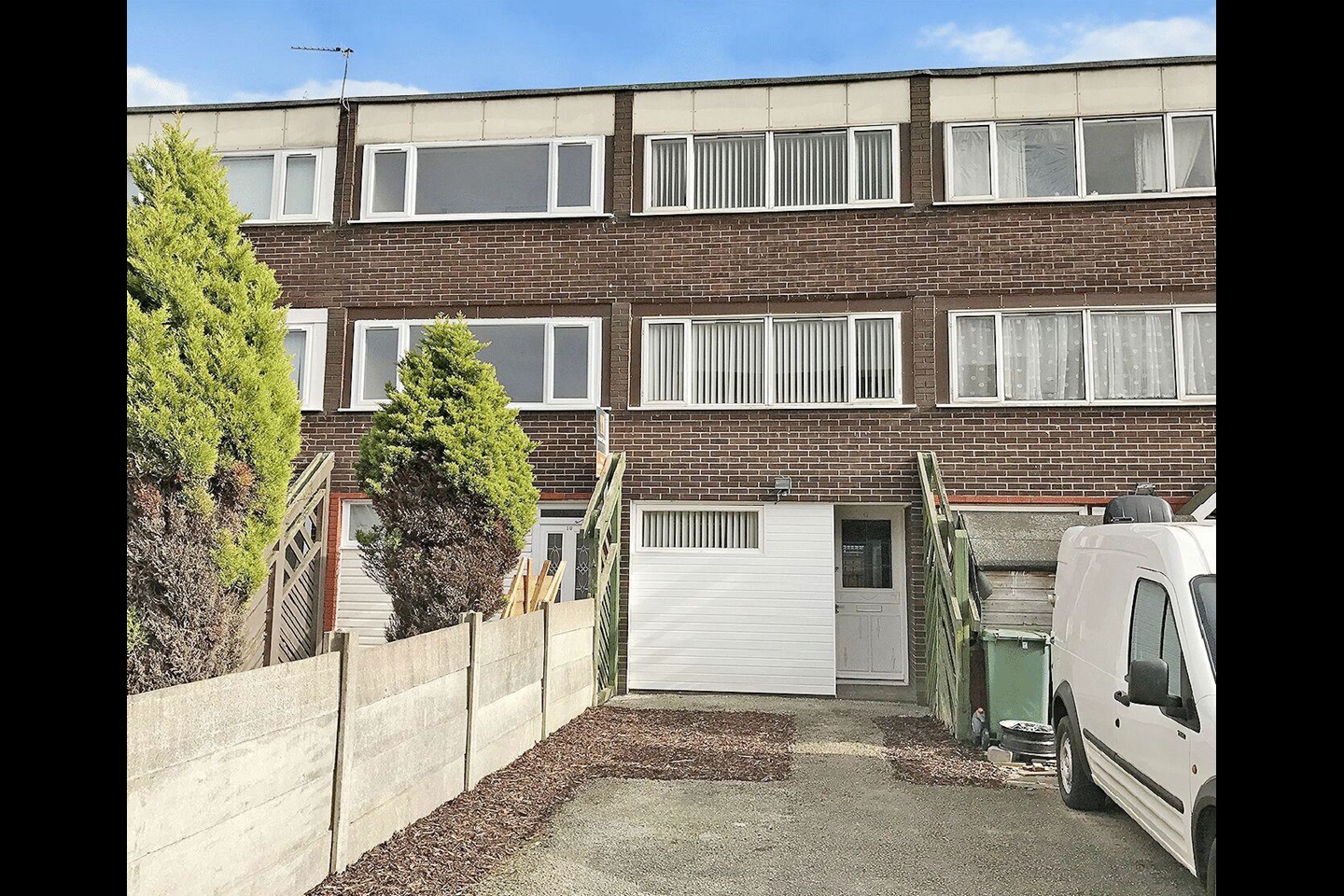 Halton Lodge, Runcorn 3 Bed Terraced House, Whitchurch Way, WA7 To