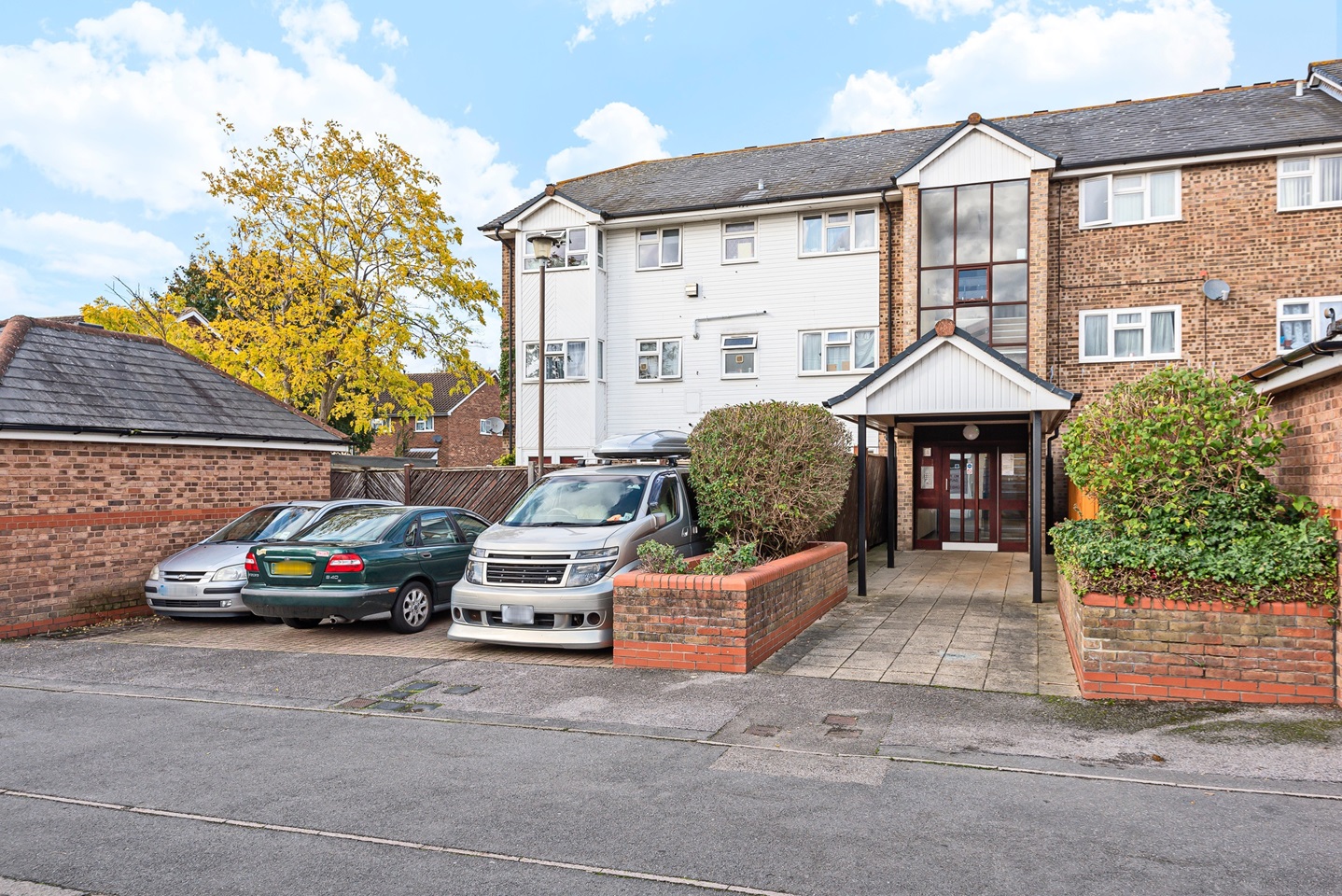 Bracknell 1 Bed Flat, Muirfield House, RG12 To Rent Now for £700.00 p/m