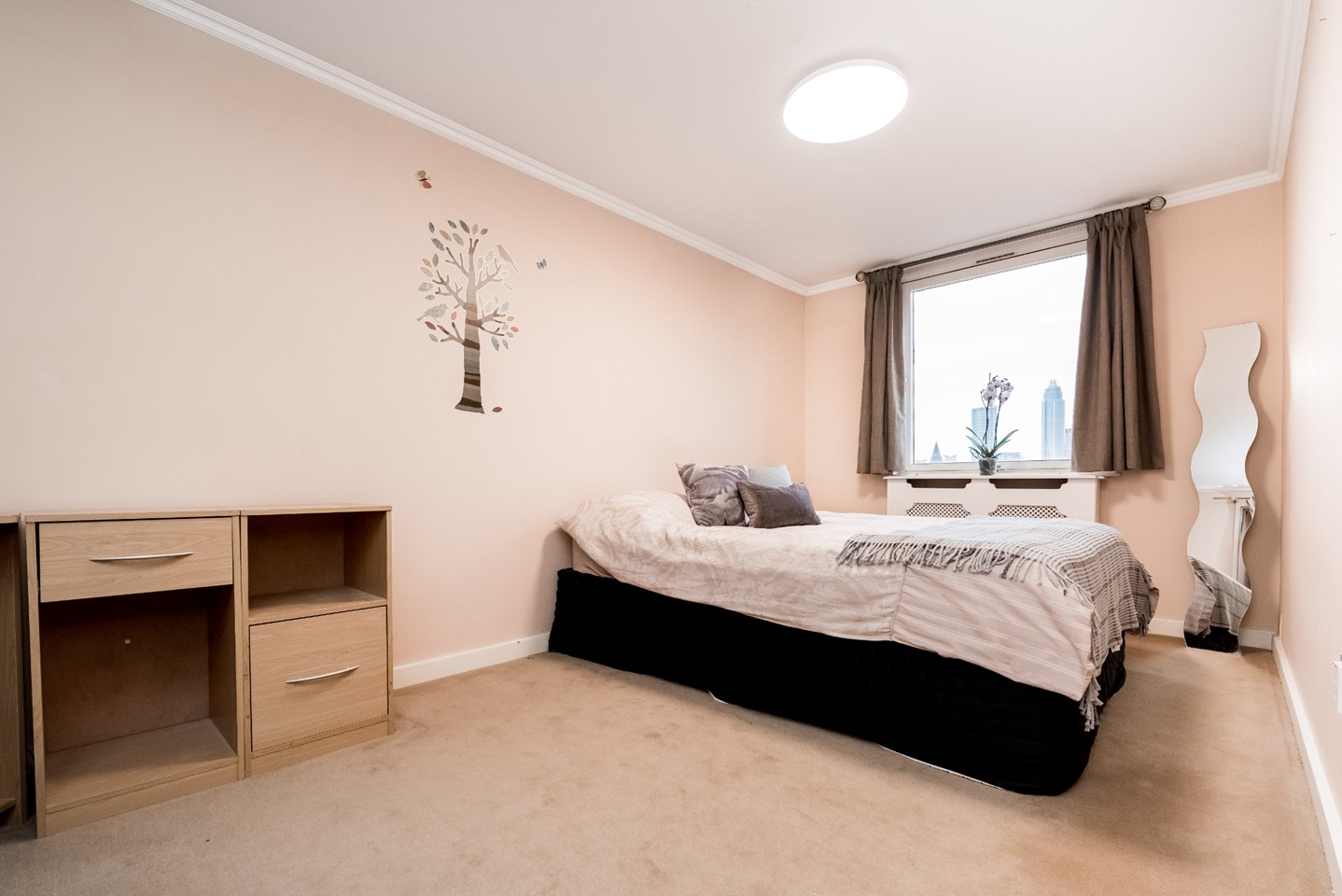 London 1 Bed Flat, Eliot House, SW1V To Rent Now for £2,000.
