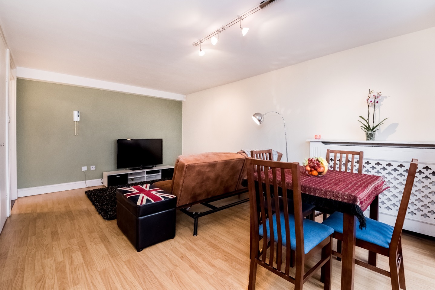 London 1 Bed Flat, Eliot House, SW1V To Rent Now for £2,000.