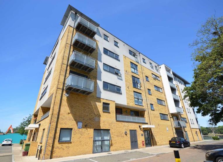 London 1 Bed Flat, Southmere Drive, SE2 To Rent Now for £1,300.00 p/m