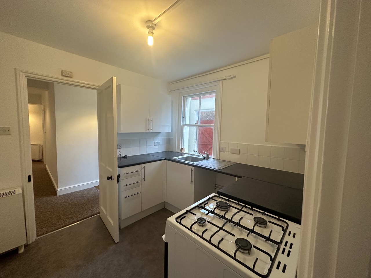 Worthing 1 Bed Flat, Brunswick Road, BN11 To Rent Now for £895.00 p/m