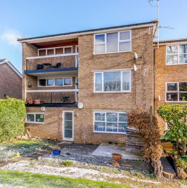 Leighton Buzzard 1 Bed Flat, Bideford Green, LU7 To Rent Now for £