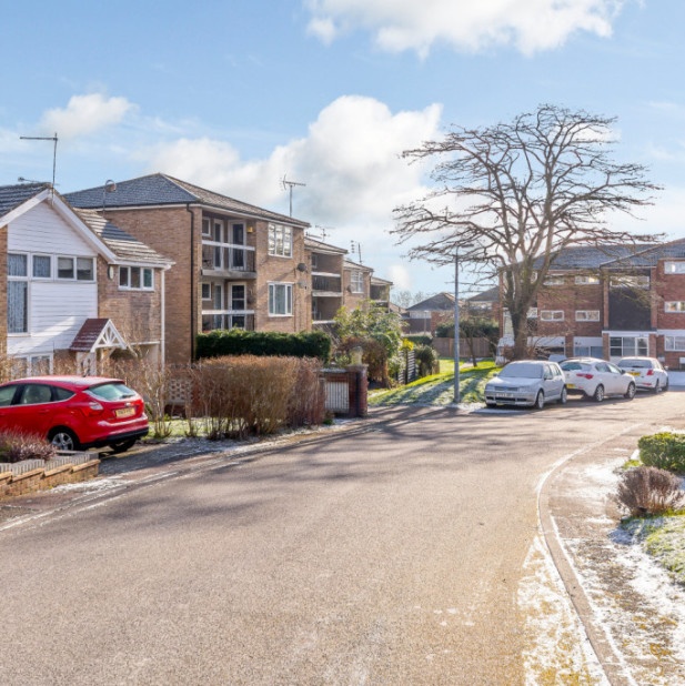 Leighton Buzzard 1 Bed Flat, Bideford Green, LU7 To Rent Now for £