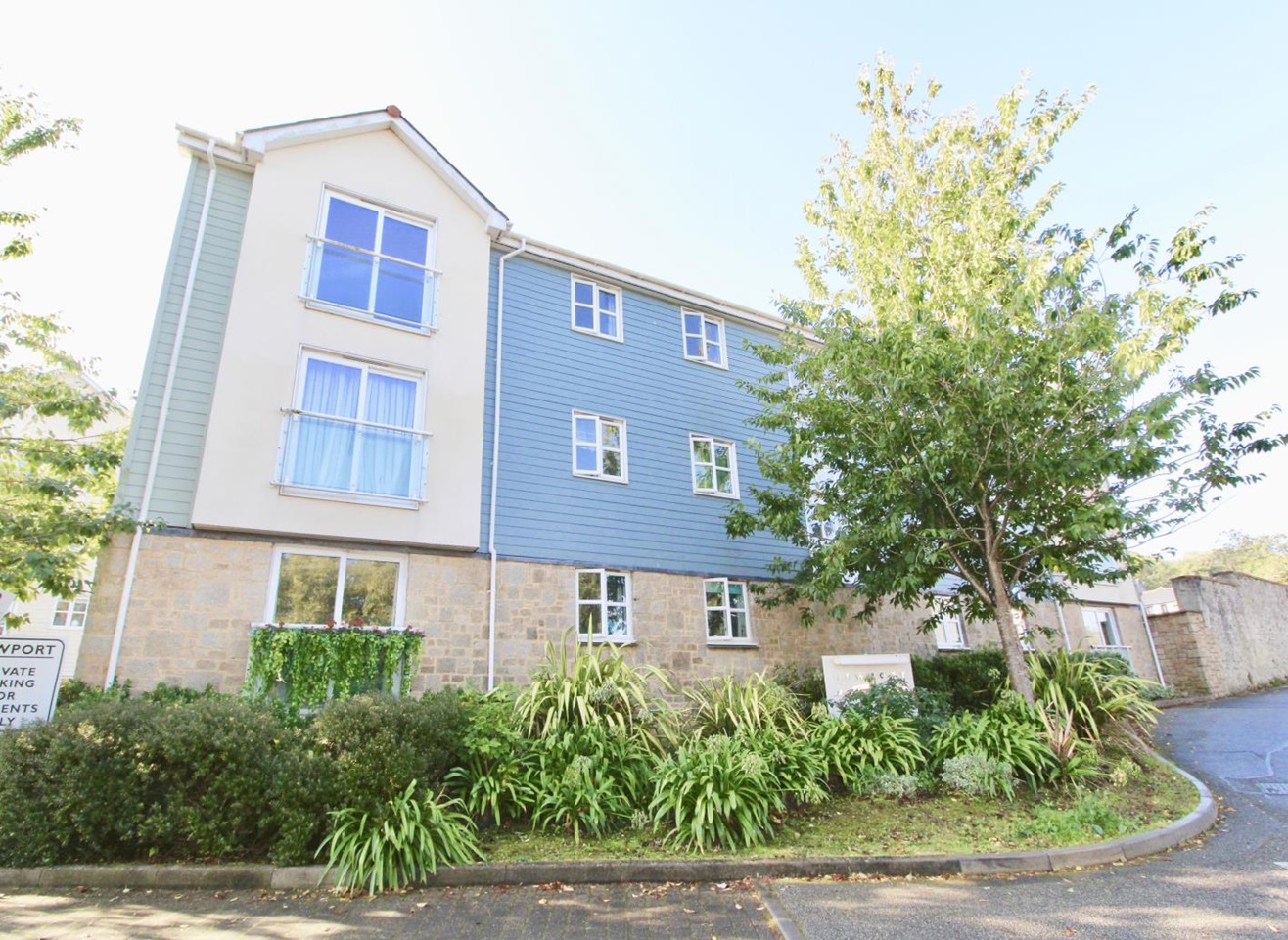 Penryn 2 Bed Flat, Providence House, TR10 To Rent Now for £930.00 p/m