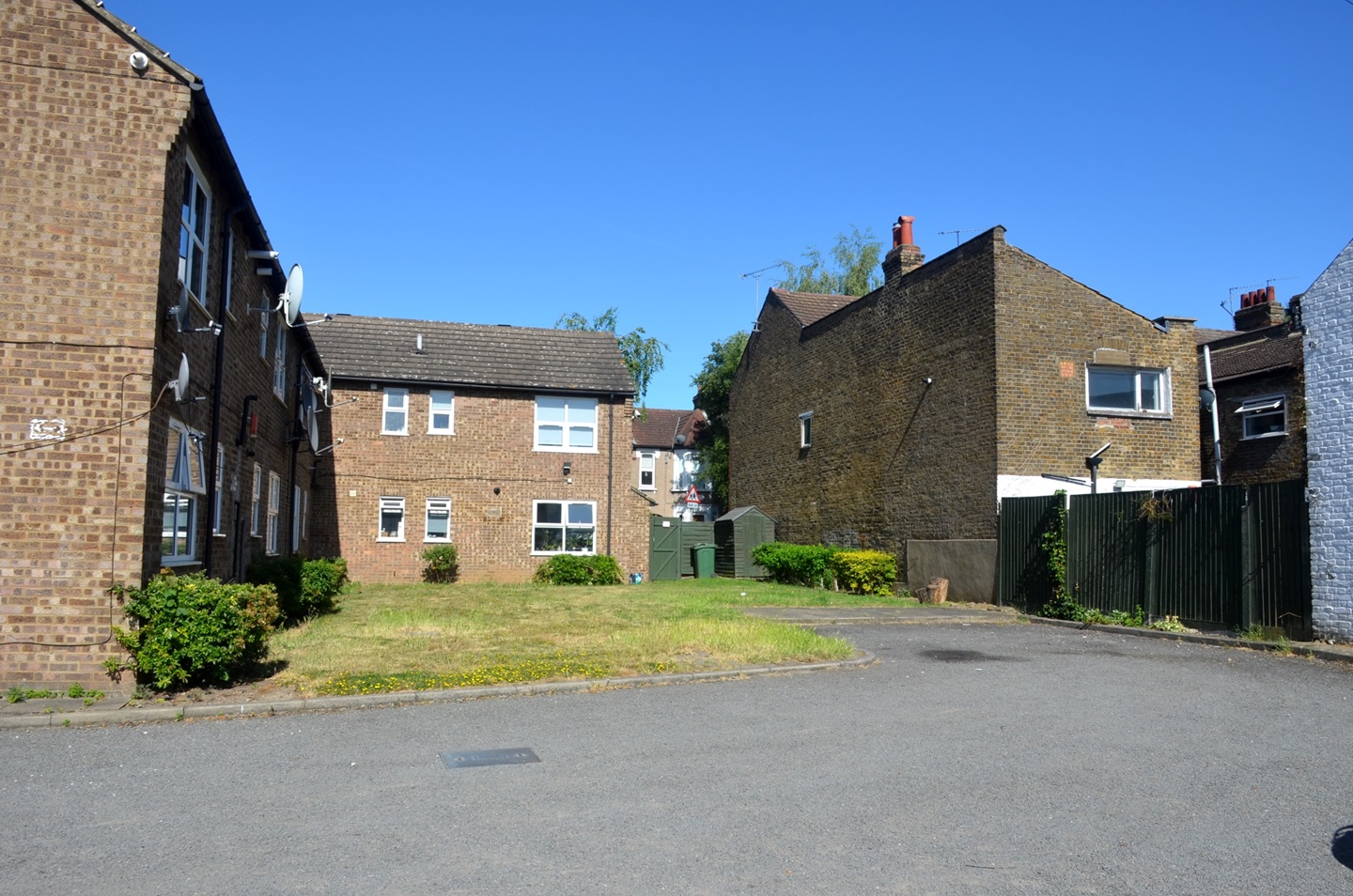 London 2 Bed Flat, Ringwood Road, E17 To Rent Now for £1,400.00 p/m