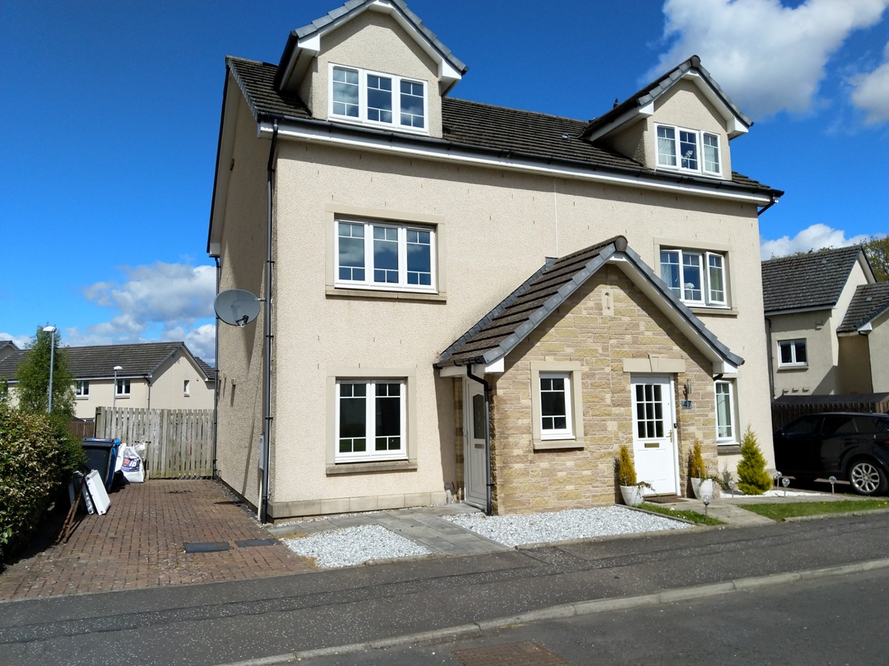 Larbert 3 Bed SemiDetached House, Mccormack Place, FK5 To Rent Now