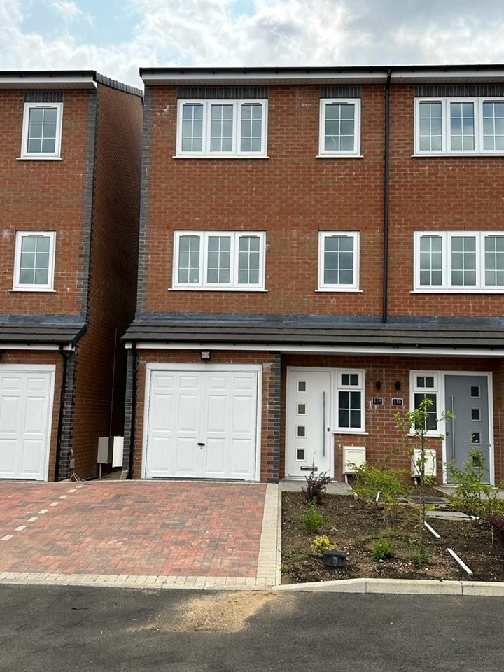 Luton 3 Bed SemiDetached House, Wingate Road, LU4 To Rent Now for