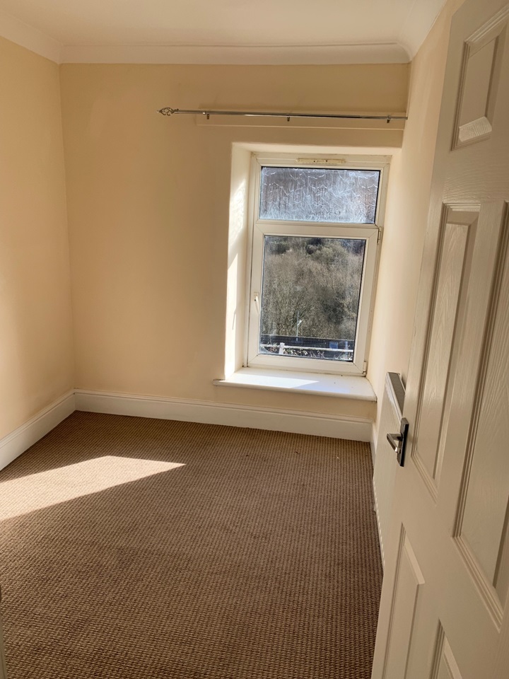 Wattstown, Porth 3 Bed Terraced House, Hillside Terrace, CF39 To