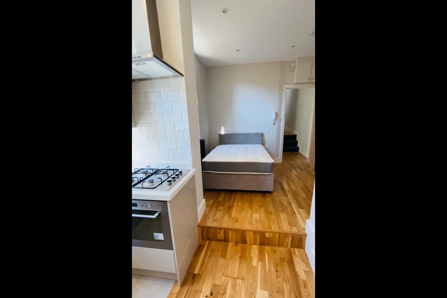 London Studio Flat, Balham High Road, SW12 To Rent Now for £1,400.