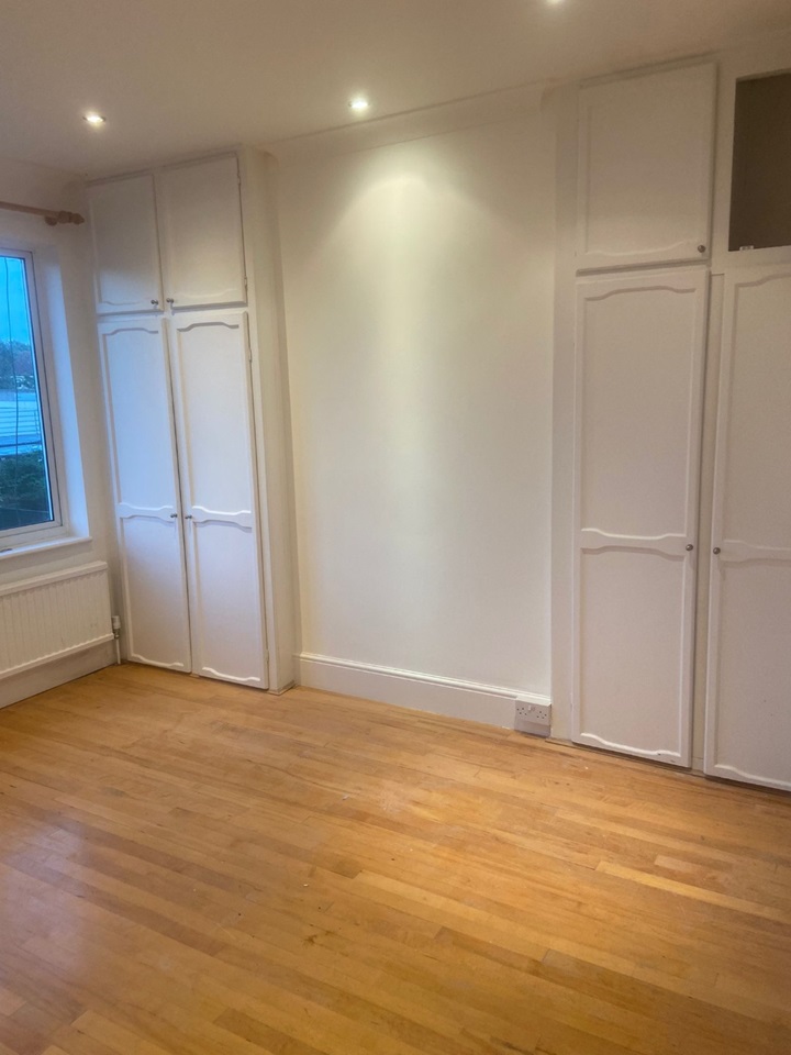 Twickenham 3 Bed Flat, Wellington Road, TW2 To Rent Now for £2,150.