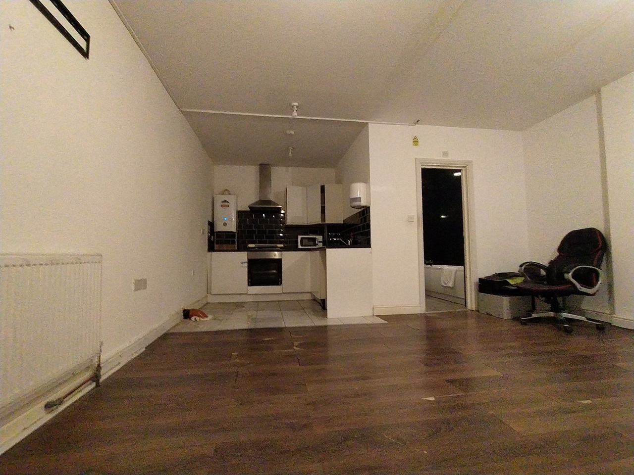 London Studio Flat, Barking Road, E16 To Rent Now for £1,150.00 p/m