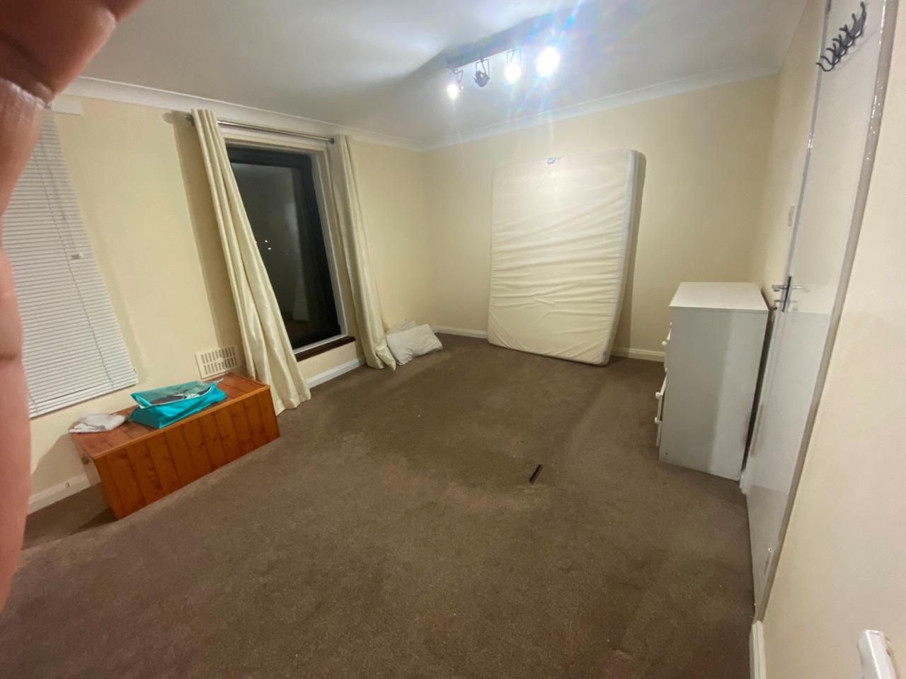 Feltham 2 Bed Flat, New Chapel Square, TW13 To Rent Now for £1,300.