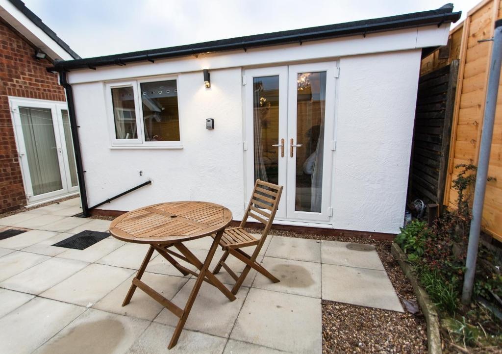 Codnor, Ripley 1 Bed Flat, Thomson Drive, DE5 To Rent Now for £600.