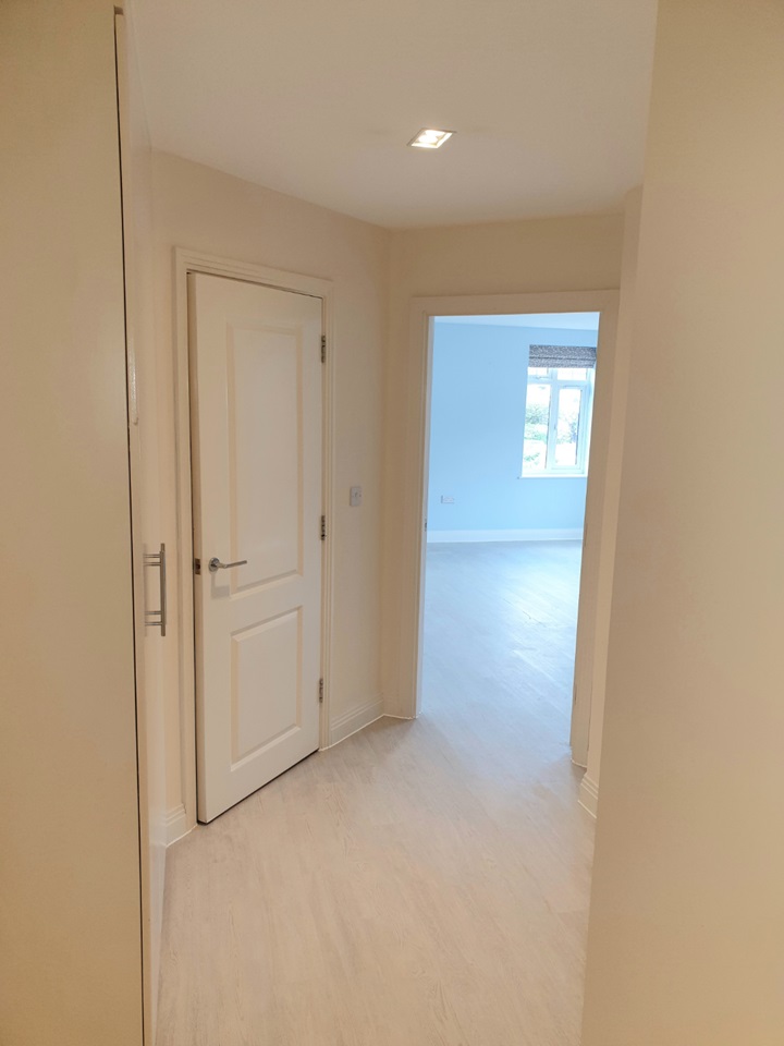 Byfleet, West Byfleet 2 Bed Flat, Ellis Court, KT14 To Rent Now for