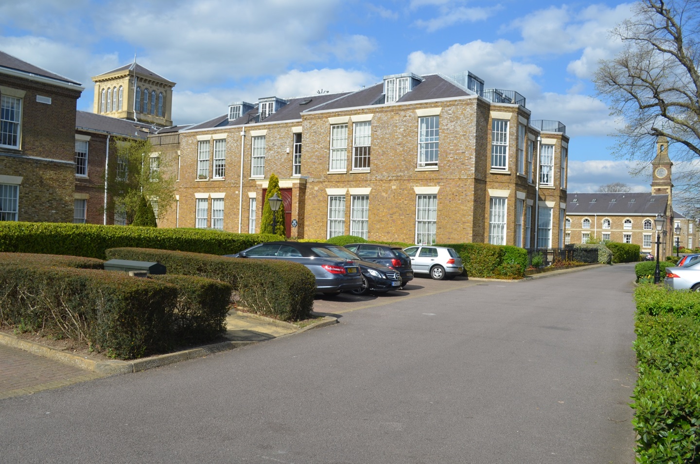 London 2 Bed Flat, Princess Park Manor, N11 To Rent Now for £1,430.00 p/m