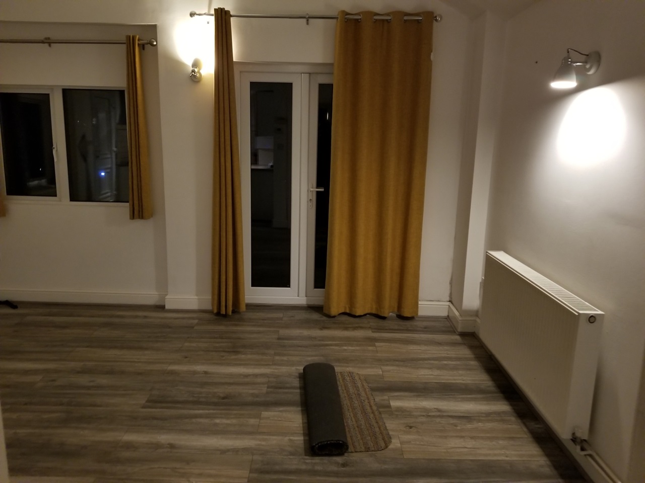 High Studio Flat, Hatters Lane, HP13 To Rent Now for £1,000