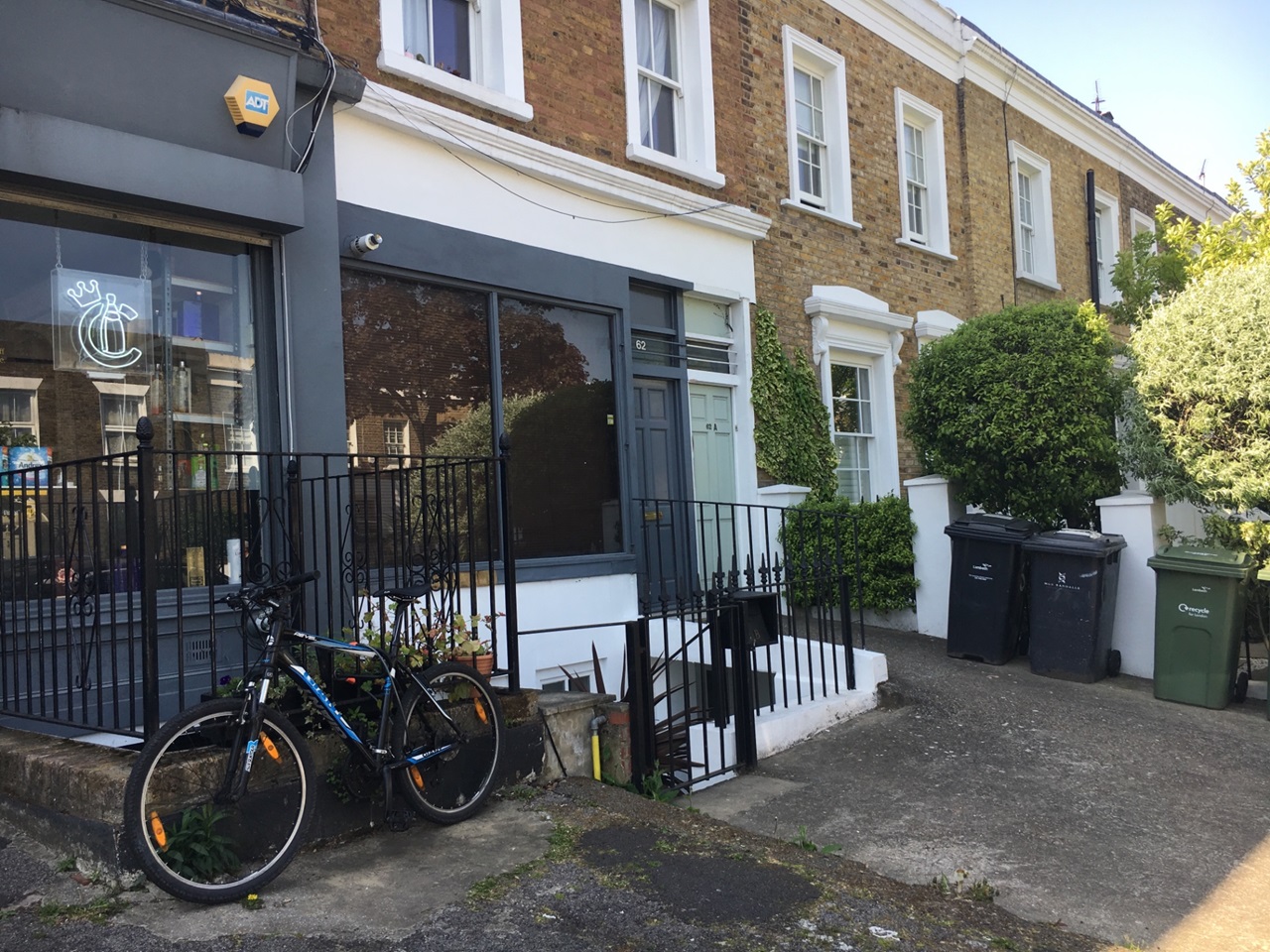 Clapham 2 Bed Flat, Clapham Manor Street, SW4 To Rent Now for £