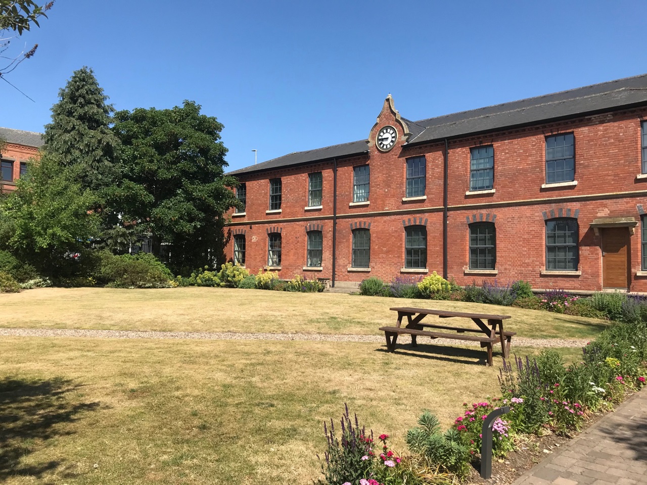 Daybrook, Nottingham 2 Bed Flat, Morley Mills, NG5 To Rent Now for