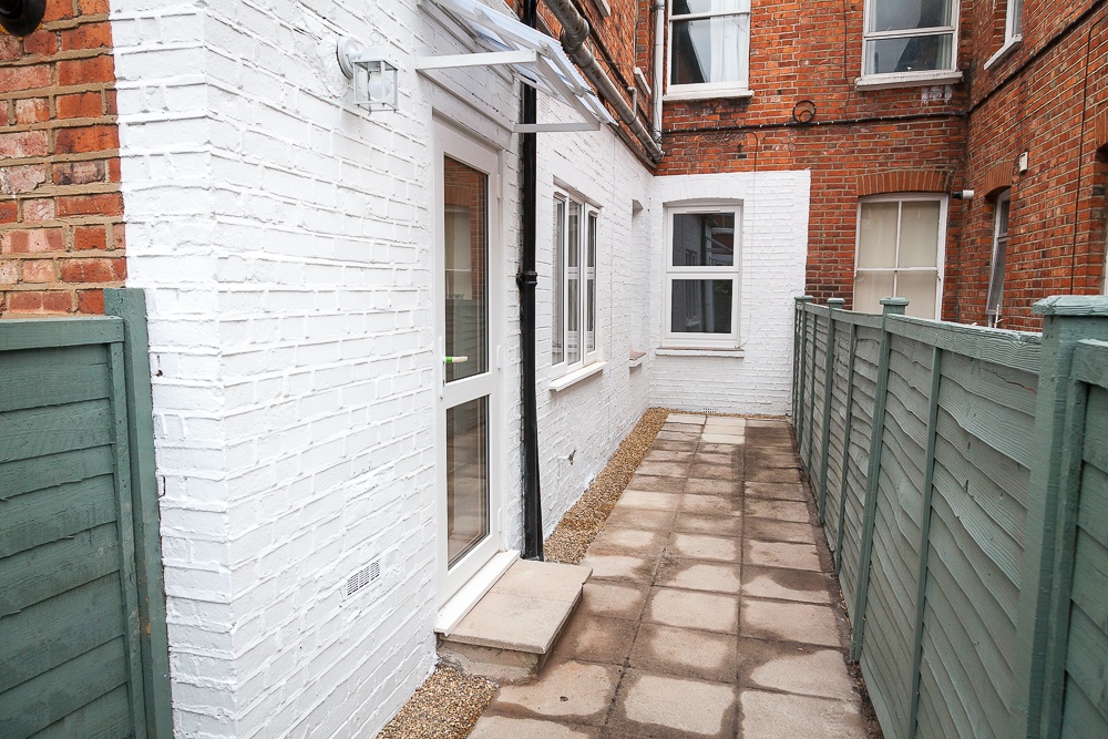 London 2 Bed Willow Vale, W12 To Rent Now for £1,985.00 p/m