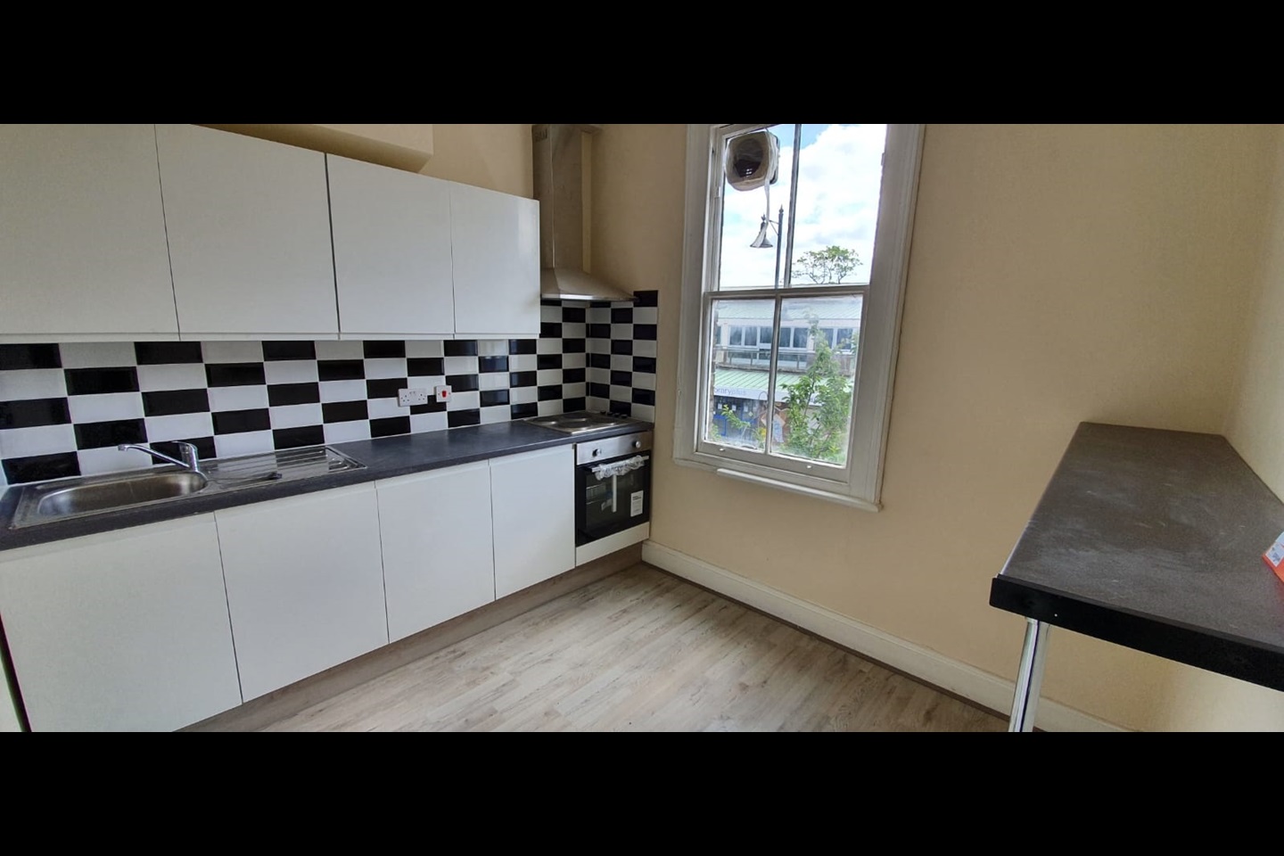 Sidcup Room in a Shared Flat, Sidcup High Street, DA14 To Rent Now