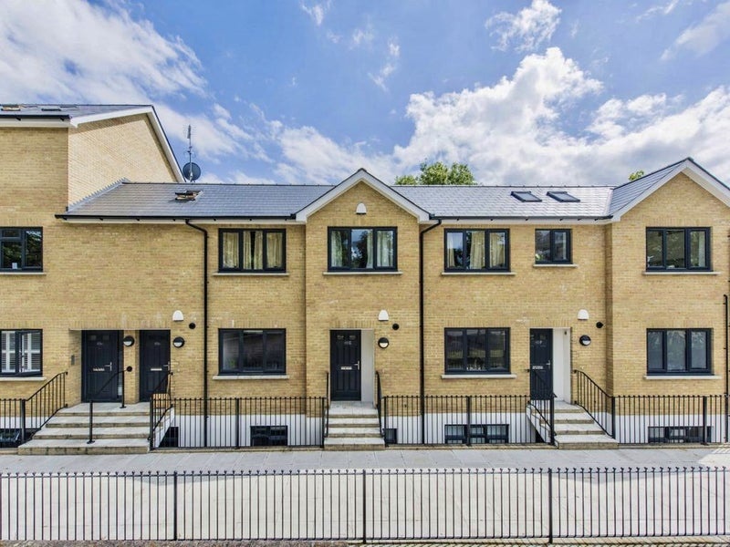 London Room in a Shared Flat, Upper Tulse Hill, SW2 To Rent Now for