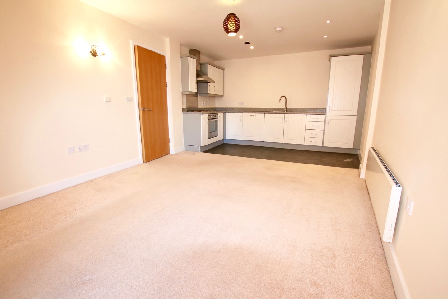 Wrexham 1 Bed Flat, Eagles Court, LL13 To Rent Now for £600.00 p/m