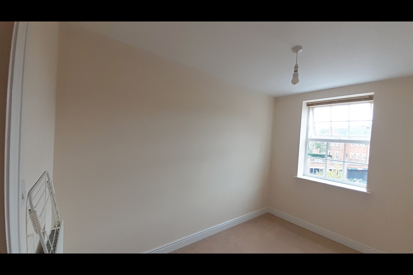 Aylesbury 2 Bed Flat, Florey Gardens, HP20 To Rent Now for £1,100.