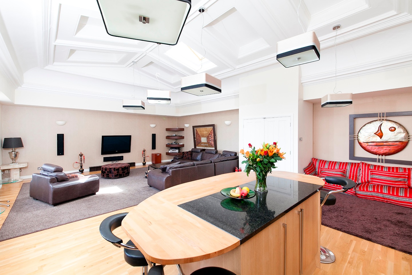 Edinburgh 2 Bed Penthouse, Advocates Close, EH1 To Rent Now for £