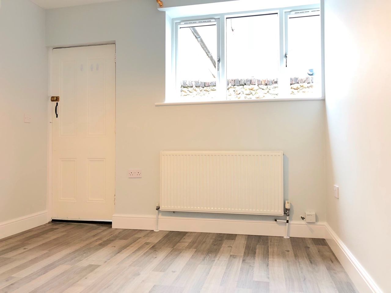 Aldershot 1 Bed Bungalow, Sherlow House, GU11 To Rent Now for £720.