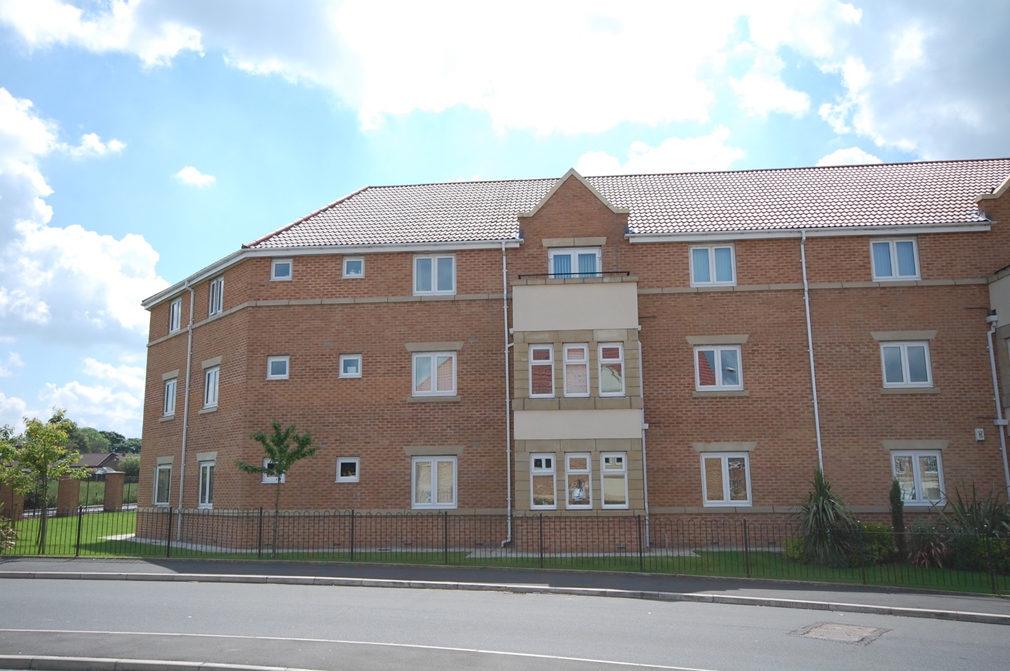 Westhoughton, Bolton 2 Bed Flat, Kirkhill Grange, BL5 To Rent Now for £850.00 p/m