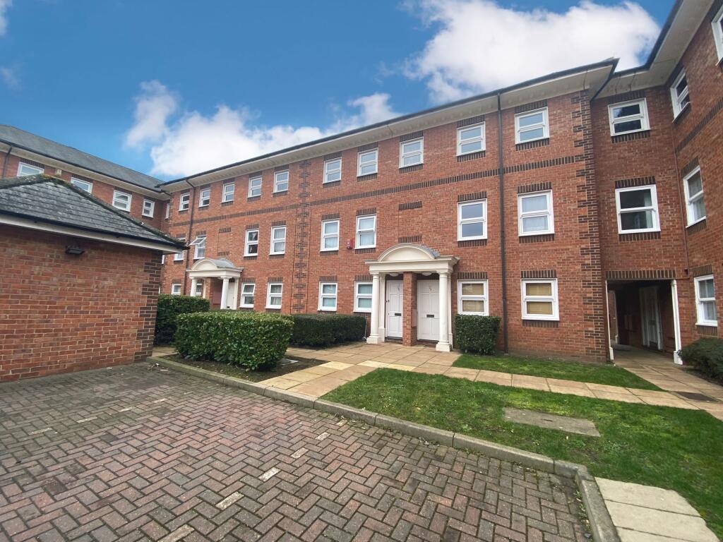 Bedford Room in a Shared House, Braemar Court, MK40 To Rent Now for