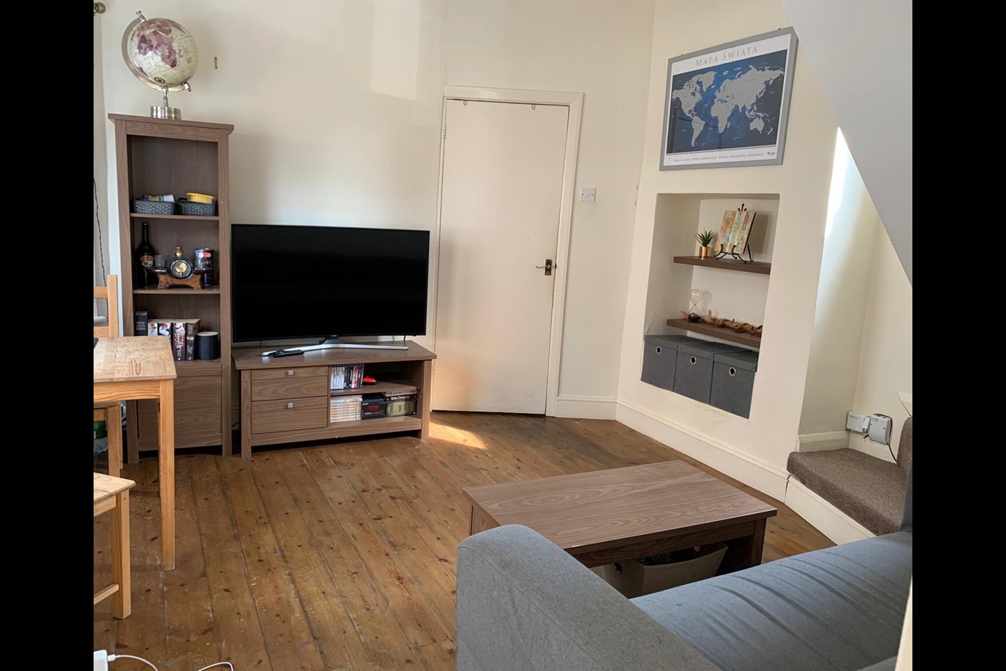 London 2 Bed Griffin Road, SE18 To Rent Now for £1,600.