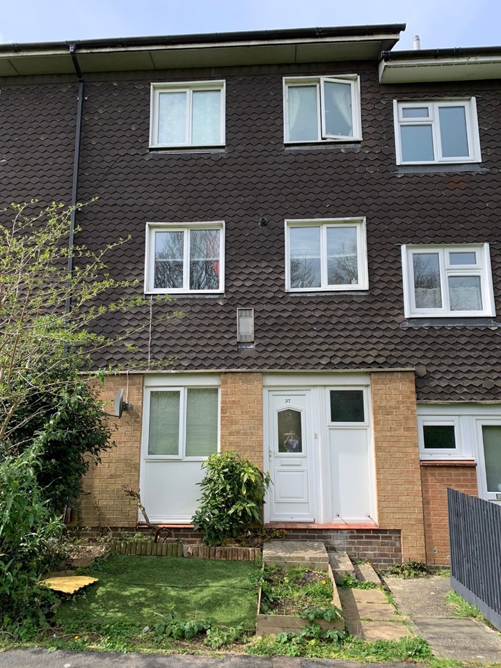 Basingstoke 4 Bed Terraced House, Selby Walk, RG24 To Rent Now for